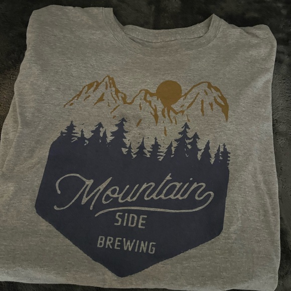 Graphic tee - Picture 1 of 3